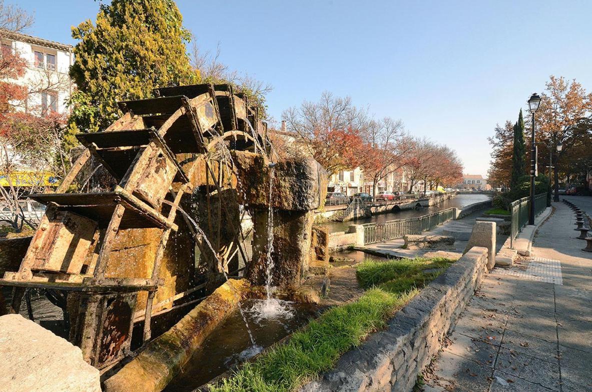 Un Petit Nid Au Bord De La Sorgue Apartment LʼIsle-sur-la-Sorgue Екстериор снимка